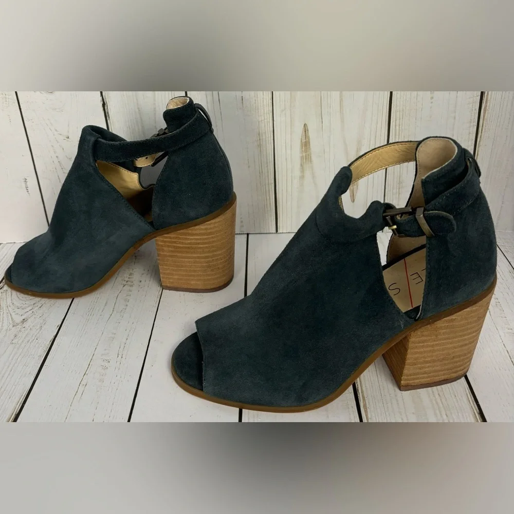 Sole Society Navy Blue Suede Peep‎ Toe Cutout Block Heel Booties Size 7M 37.5